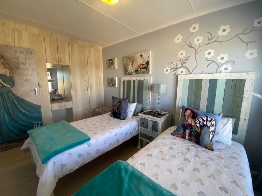 3 Bedroom Property for Sale in Menkenkop Western Cape